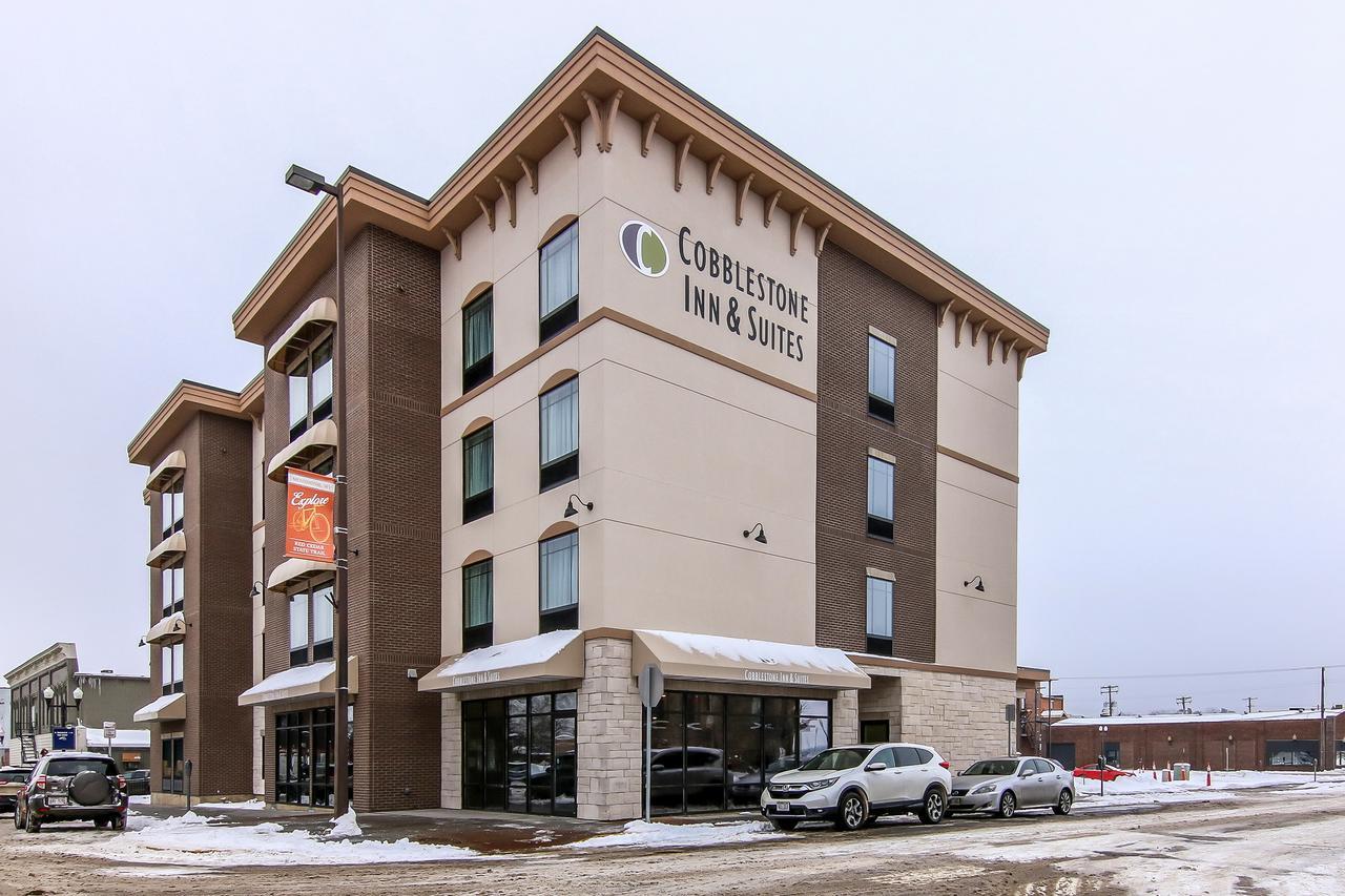 Cobblestone Inn & Suites - Menomonie/Uw-Stout Exterior foto