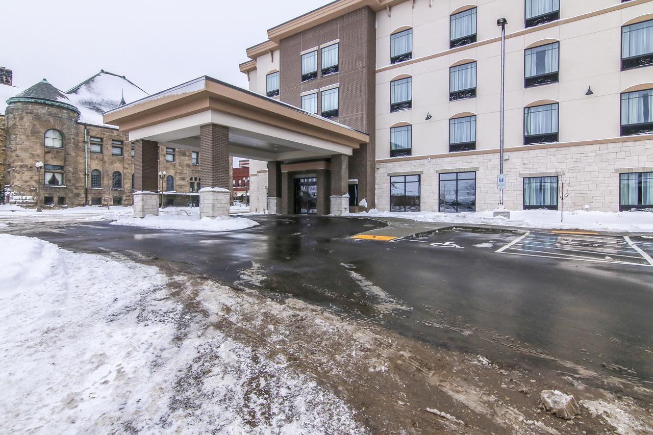 Cobblestone Inn & Suites - Menomonie/Uw-Stout Exterior foto