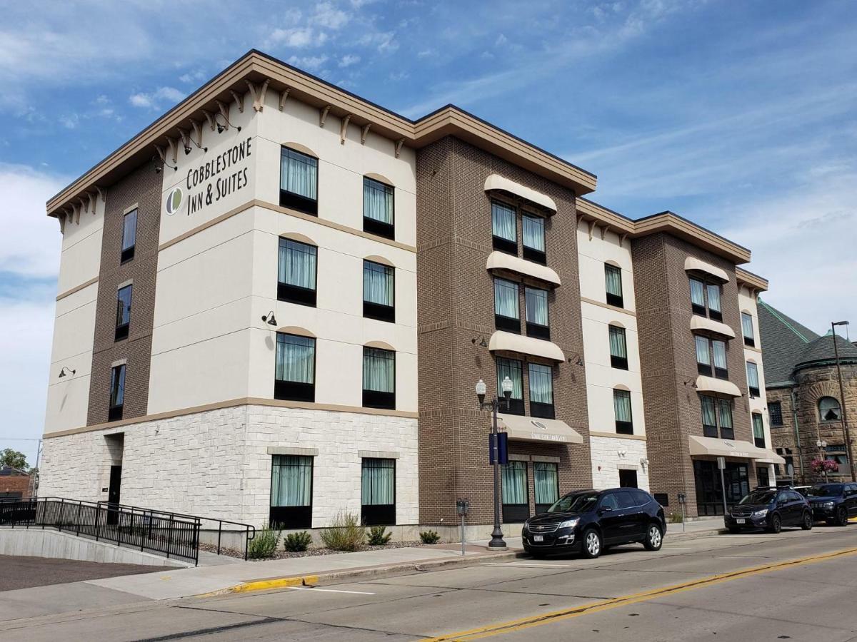 Cobblestone Inn & Suites - Menomonie/Uw-Stout Exterior foto